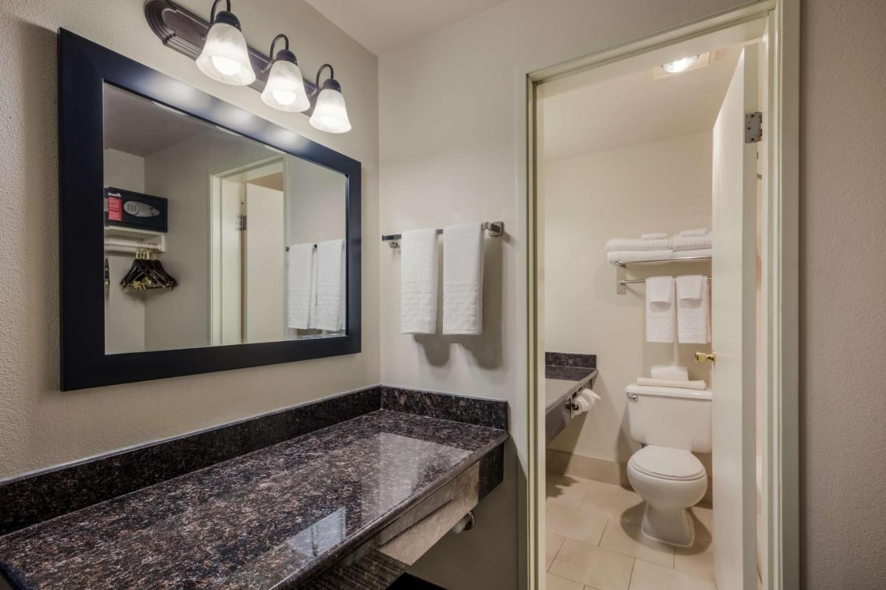 Best Western Alderwood Lynnwood Exterior photo